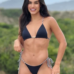 Bikini Amar Gabi Model – Double Sided – Side tie bottom and adjustable triangle top – Black and White